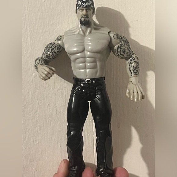 WWE UNDERTAKER BLACK AND WHITE FIGURE 2003 JAKKS Canada Exclusive Grey Gray RARE - Picture 2 of 9